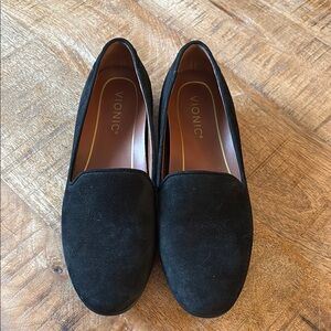 Vionic Women's Black Loafers